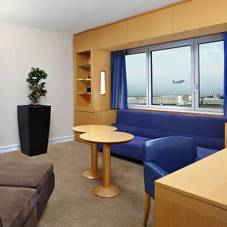 Sheraton Paris Charles De Gaulle Airport Hotel 4*