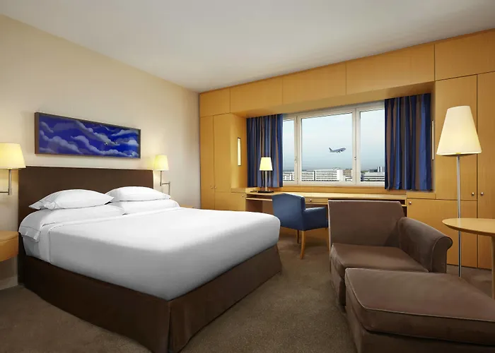 Sheraton Paris Charles De Gaulle Airport Hotel 4*