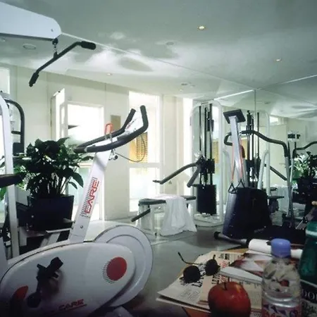 Sheraton Paris Airport Hotel 4*